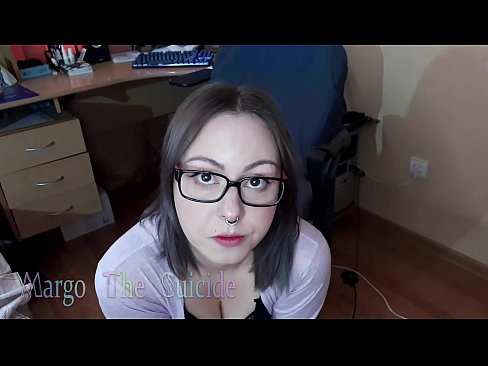 ❤️ Ọmọbinrin ti o ni gbese pẹlu awọn gilaasi buruja Dildo jinna lori Kamẹra ❤️ Iwa onihoho furo
